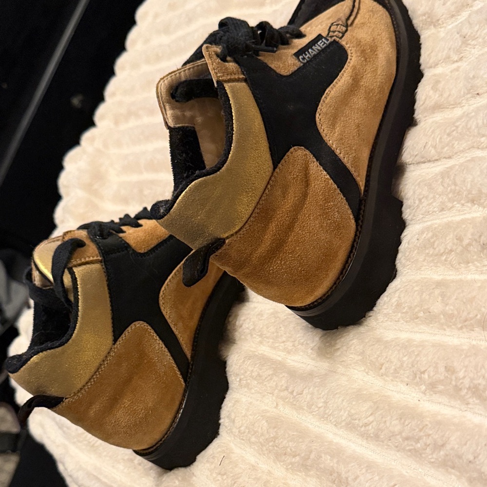 Vtg Chanel 90s Beige Suede CC Logo Combat Boots - Picture 6 of 10